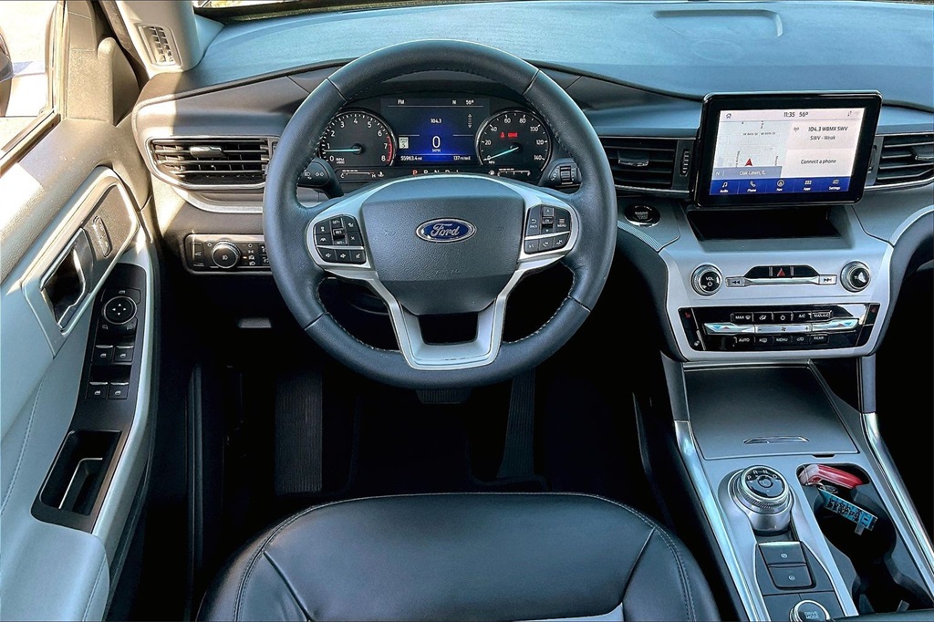 2022 Ford Explorer XLT photo 2