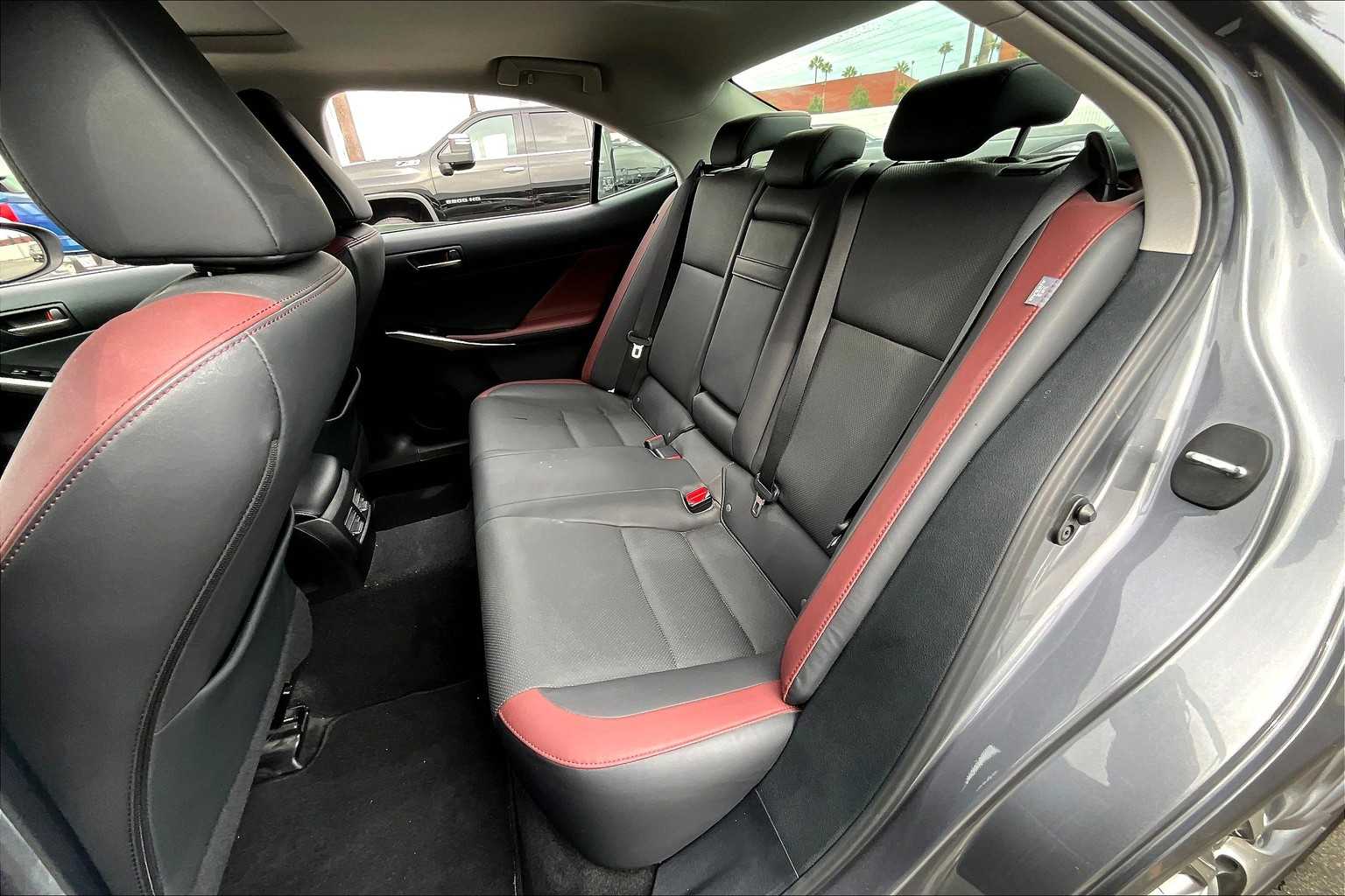 2020 Lexus IS 300 photo 19
