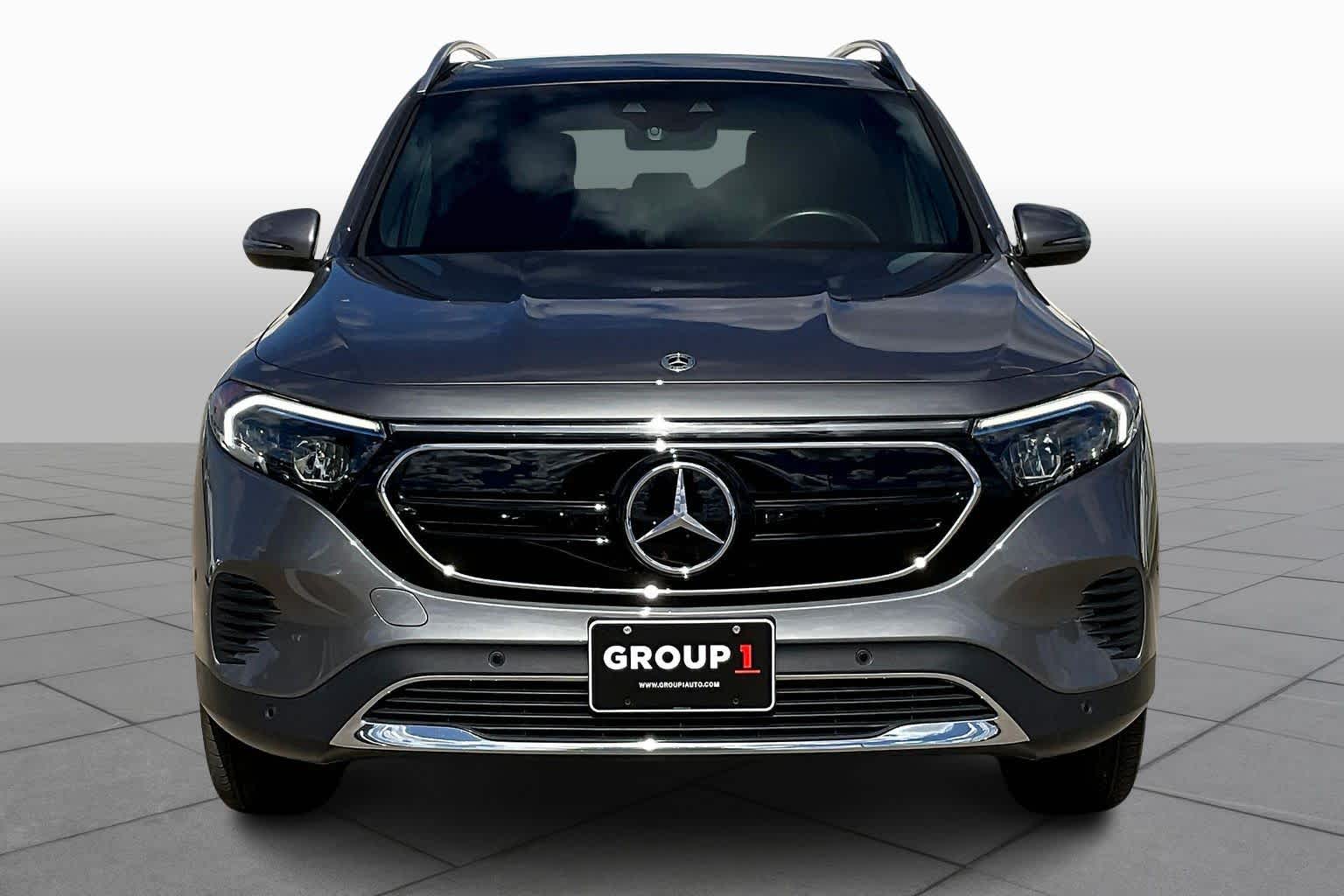 2022 Mercedes Benz EQB 350 4MATIC photo 3