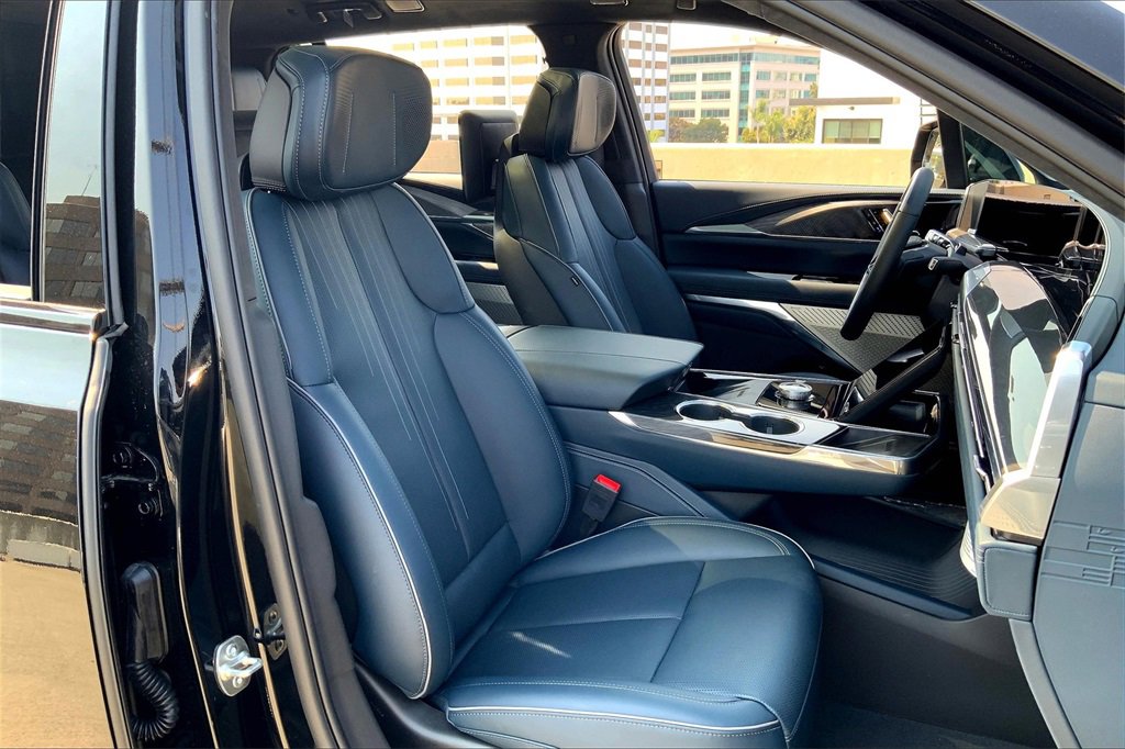 2026 Cadillac Escalade IQ Premium Sport photo 31