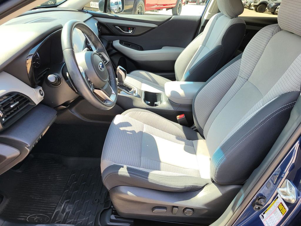 2022 Subaru Outback Premium photo 17