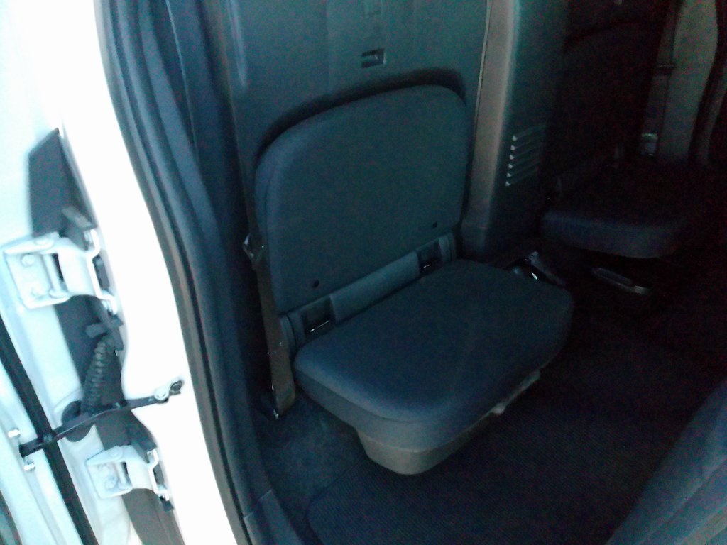 2025 Nissan Frontier SV photo 15