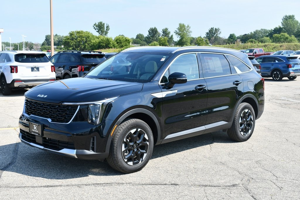 Certified 2025 Kia Sorento S with VIN 5XYRLDJC2SG313871 for sale in Rochester, Minnesota