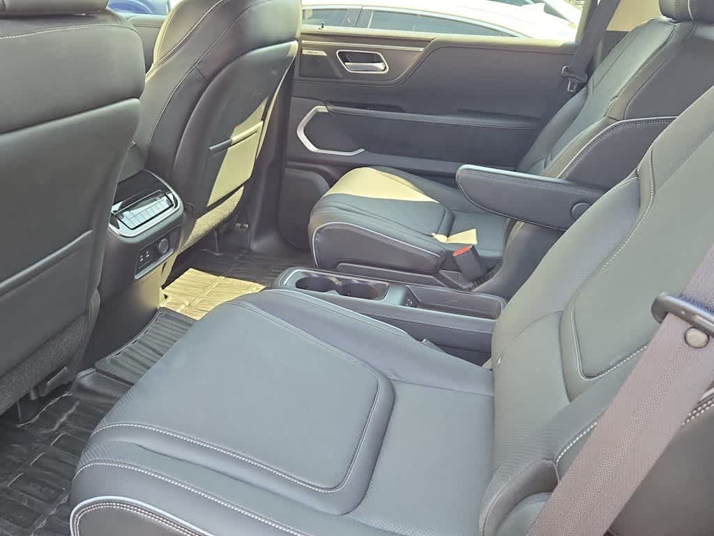 2025 Infiniti QX80 Luxe photo 6