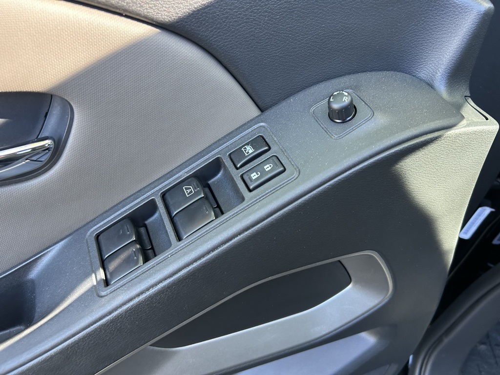 2023 Nissan Frontier SV photo 9