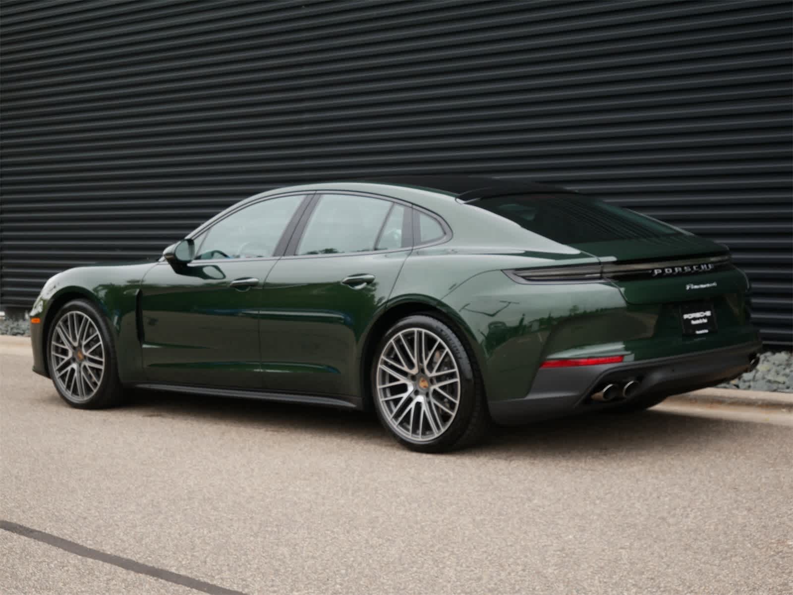 2024 Porsche Panamera 4 photo 3