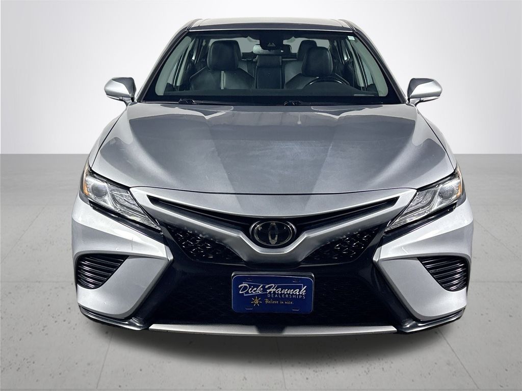 2019 Toyota Camry XSE photo 3
