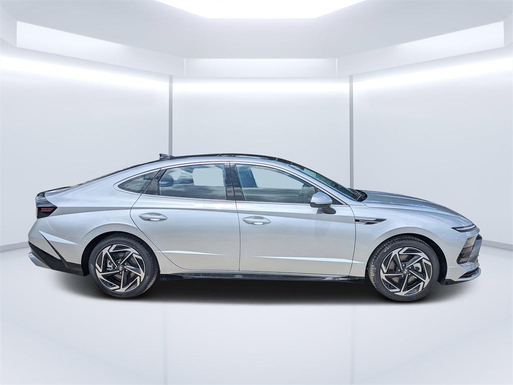 2025 Hyundai Sonata SEL Convenience photo 2