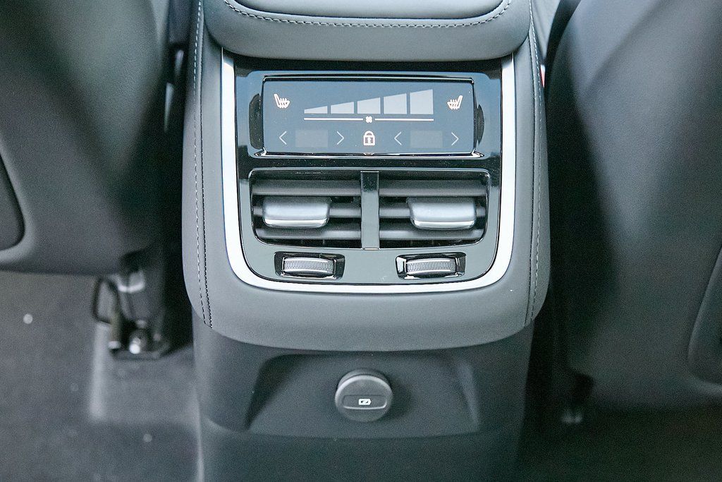 2026 VOLVO XC90 - Image 20