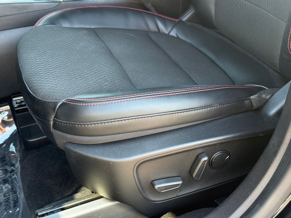 2023 Ford Escape ST-Line Select photo 23