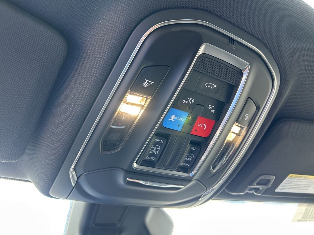 2025 Jeep Grand Cherokee Altitude X photo 40