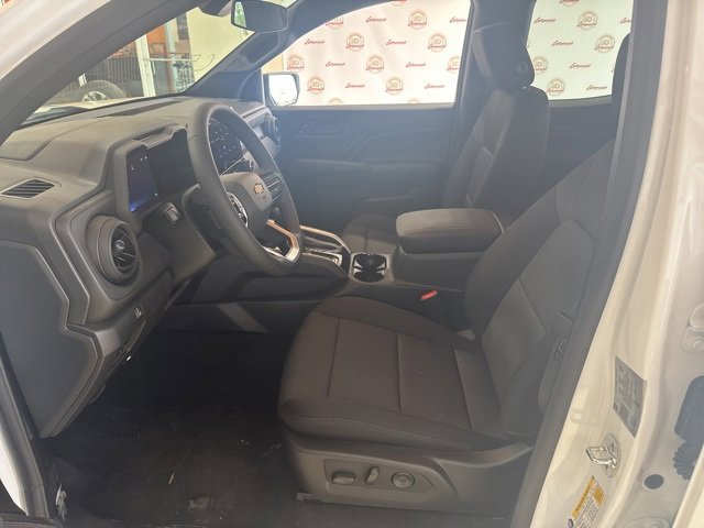 2025 Chevrolet Colorado LT photo 3