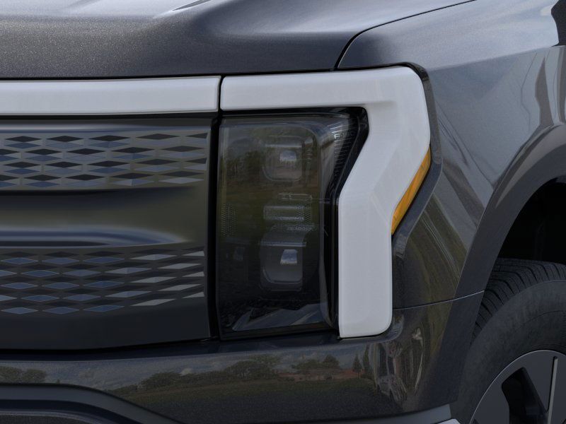 2025 Ford F-150 Lightning photo 16