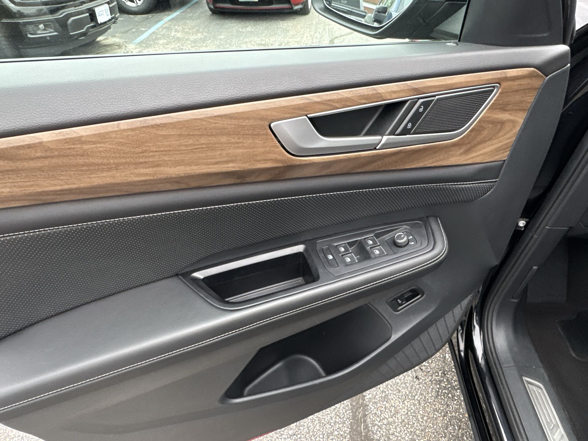 2024 Volkswagen Atlas SE Technology photo 5