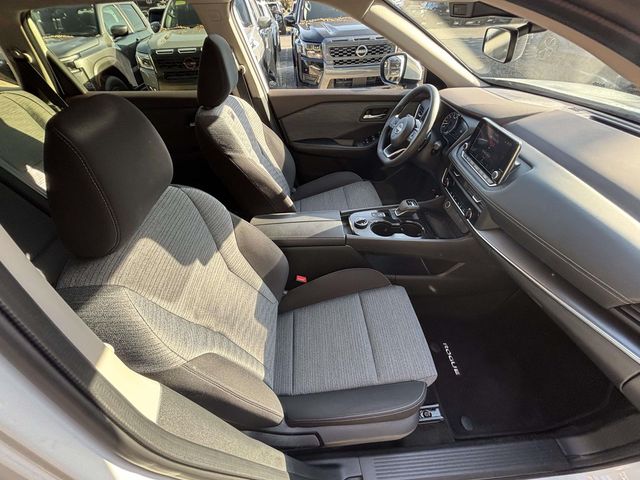 2023 Nissan Rogue SV photo 20