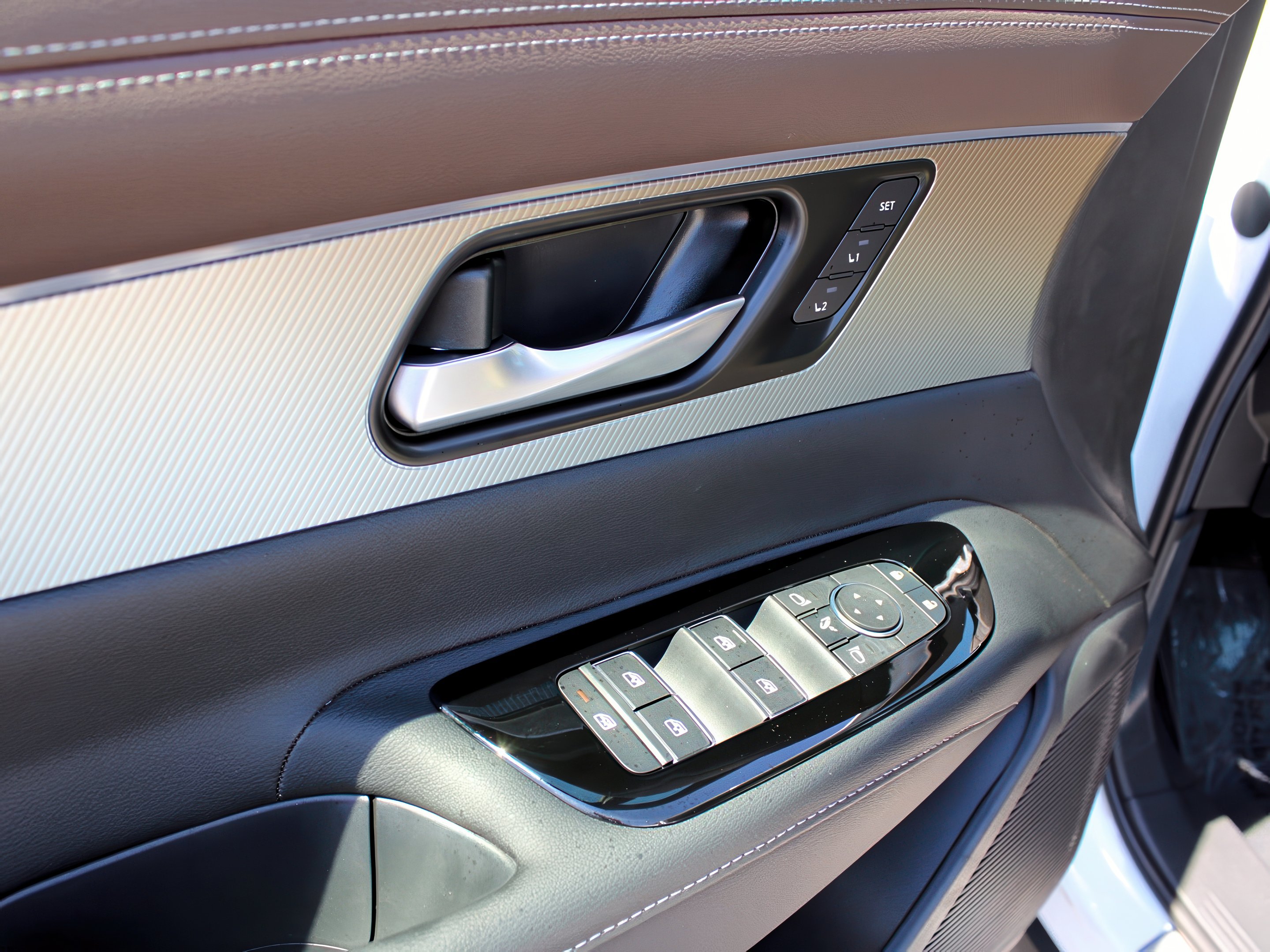 2025 Nissan Murano Platinum photo 10