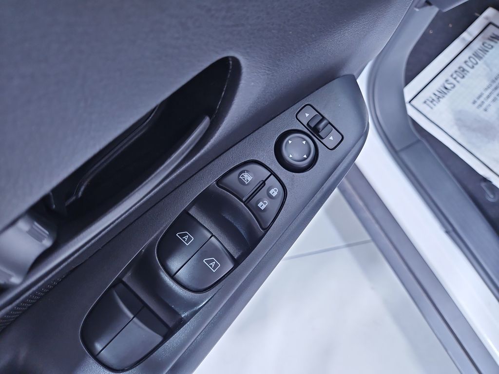 2024 Nissan Kicks S photo 11