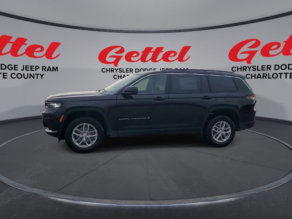 2025 Jeep Grand Cherokee Laredo photo 3