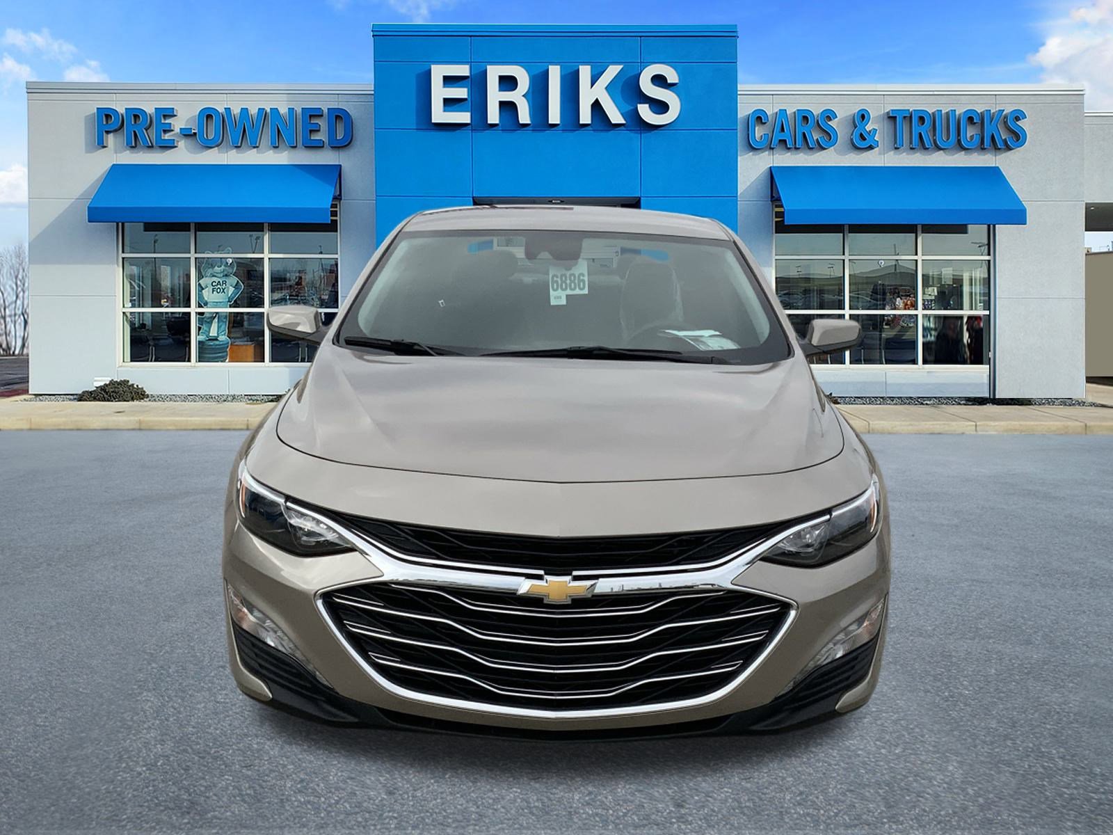 2024 Chevrolet Malibu 1LT photo 2