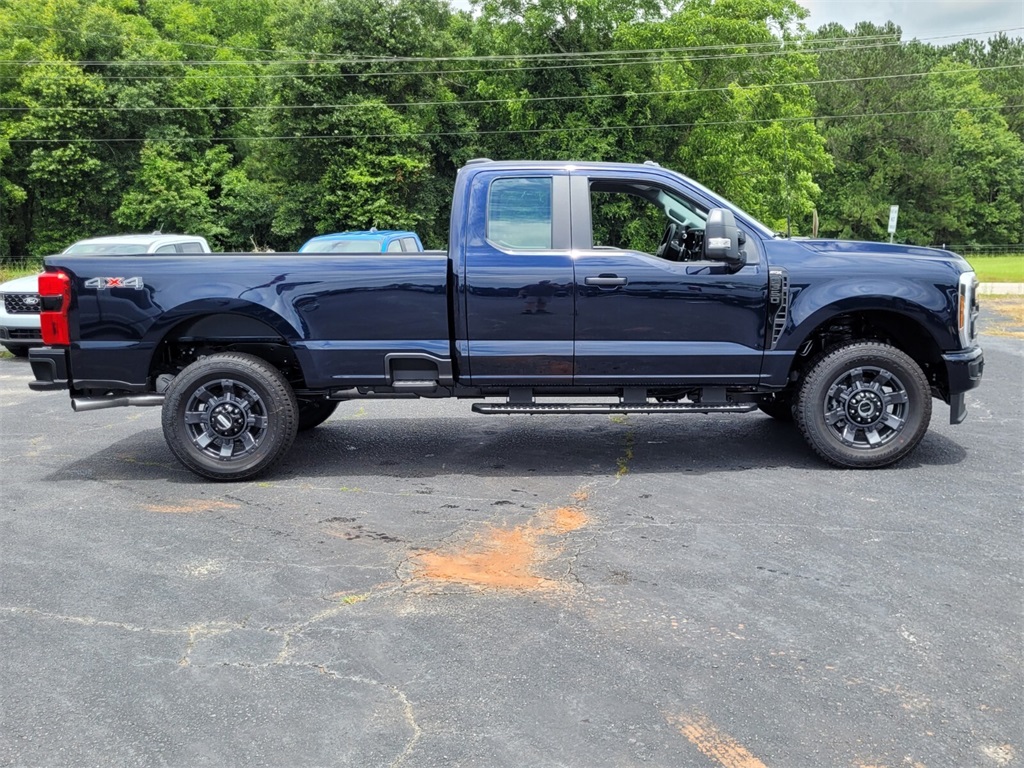 2025 Ford F-350 XL photo 12