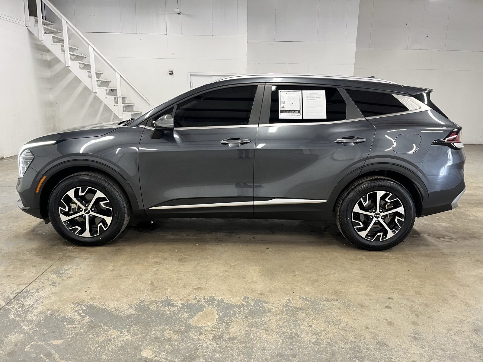 2024 Kia Sportage EX photo 4