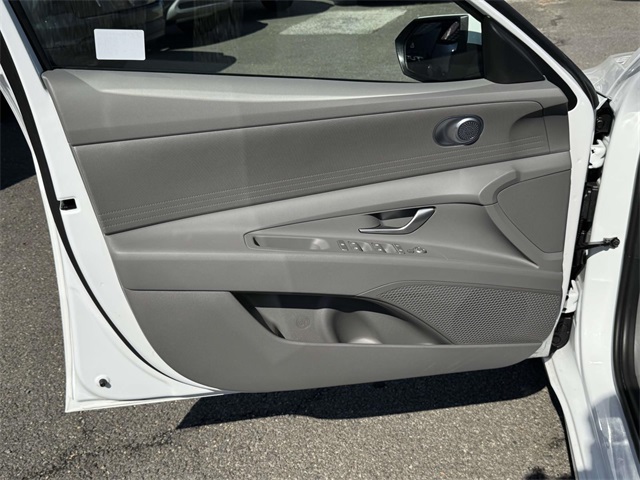 2025 Hyundai Elantra SE photo 26