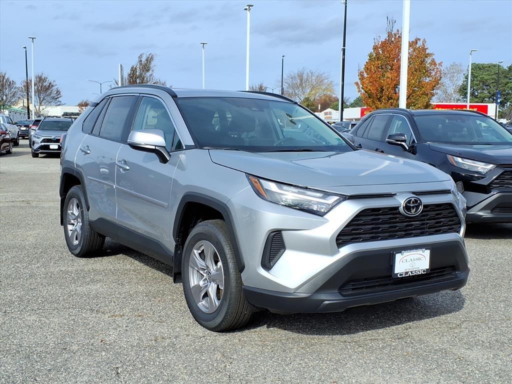 2025 Toyota RAV4 XLE's photo
