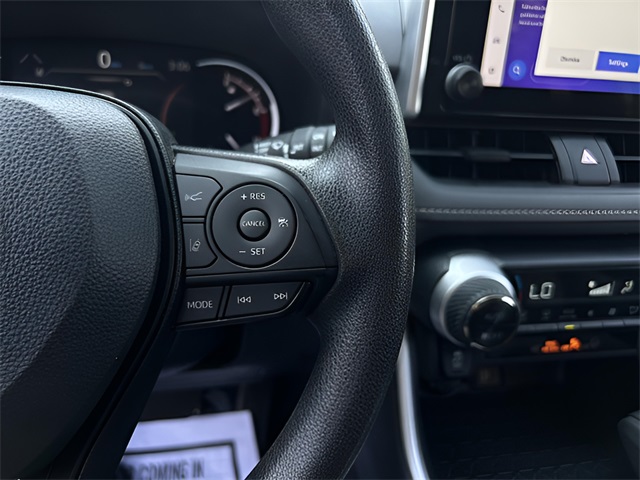 2023 Toyota RAV4 XLE photo 12
