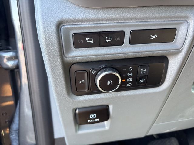 2022 Ford F-150 XLT photo 14
