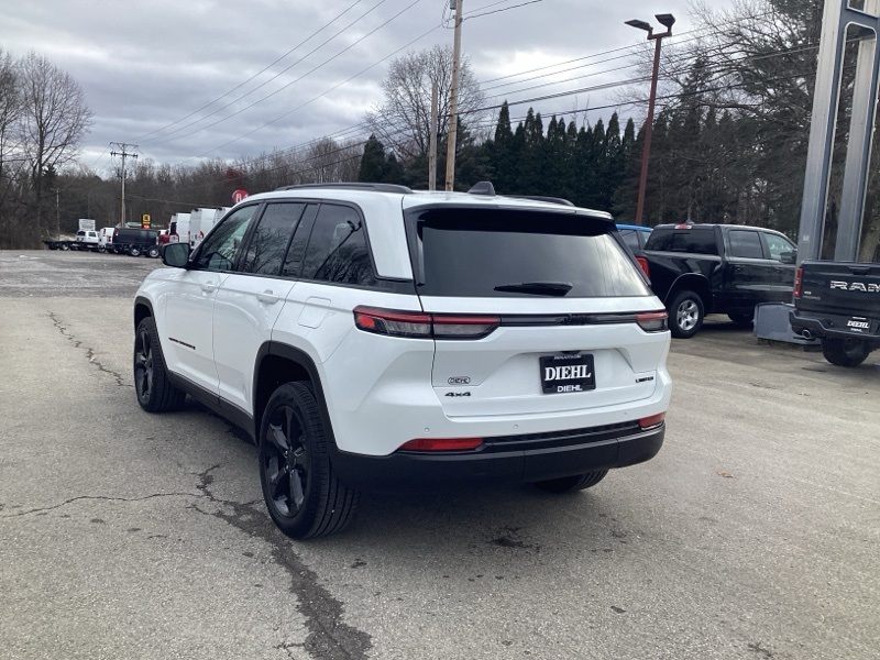 2025 Jeep Grand Cherokee Limited photo 4