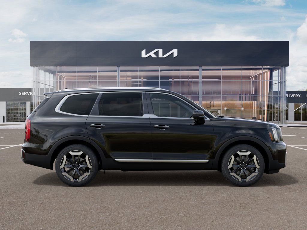 2025 Kia Telluride S photo 5
