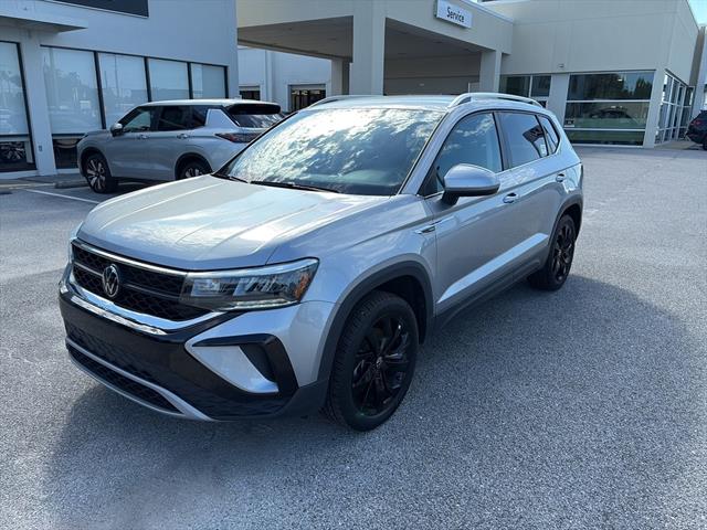 2024 Volkswagen Taos SE photo 3