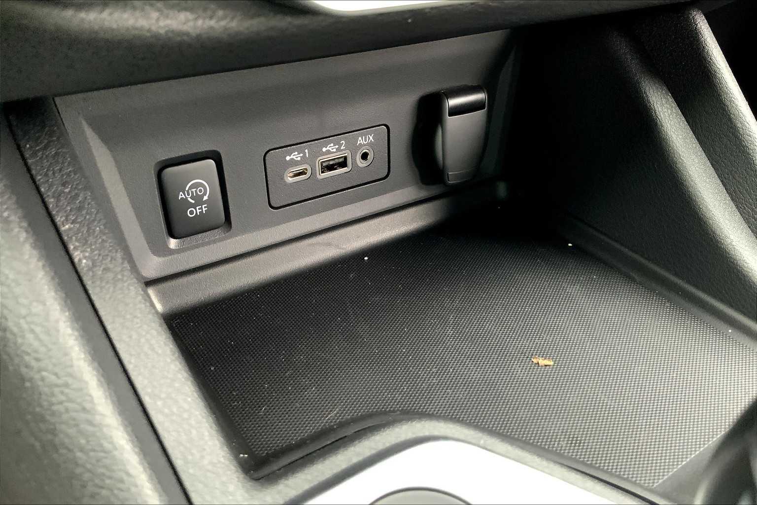 2025 Nissan Sentra SV photo 16