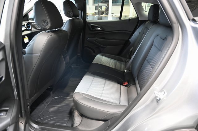 2025 Chevrolet Trax LT photo 11