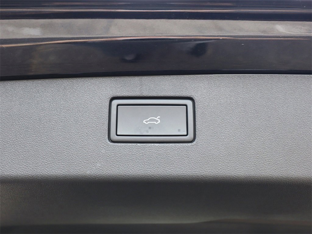 2025 Volkswagen Tiguan SE photo 10