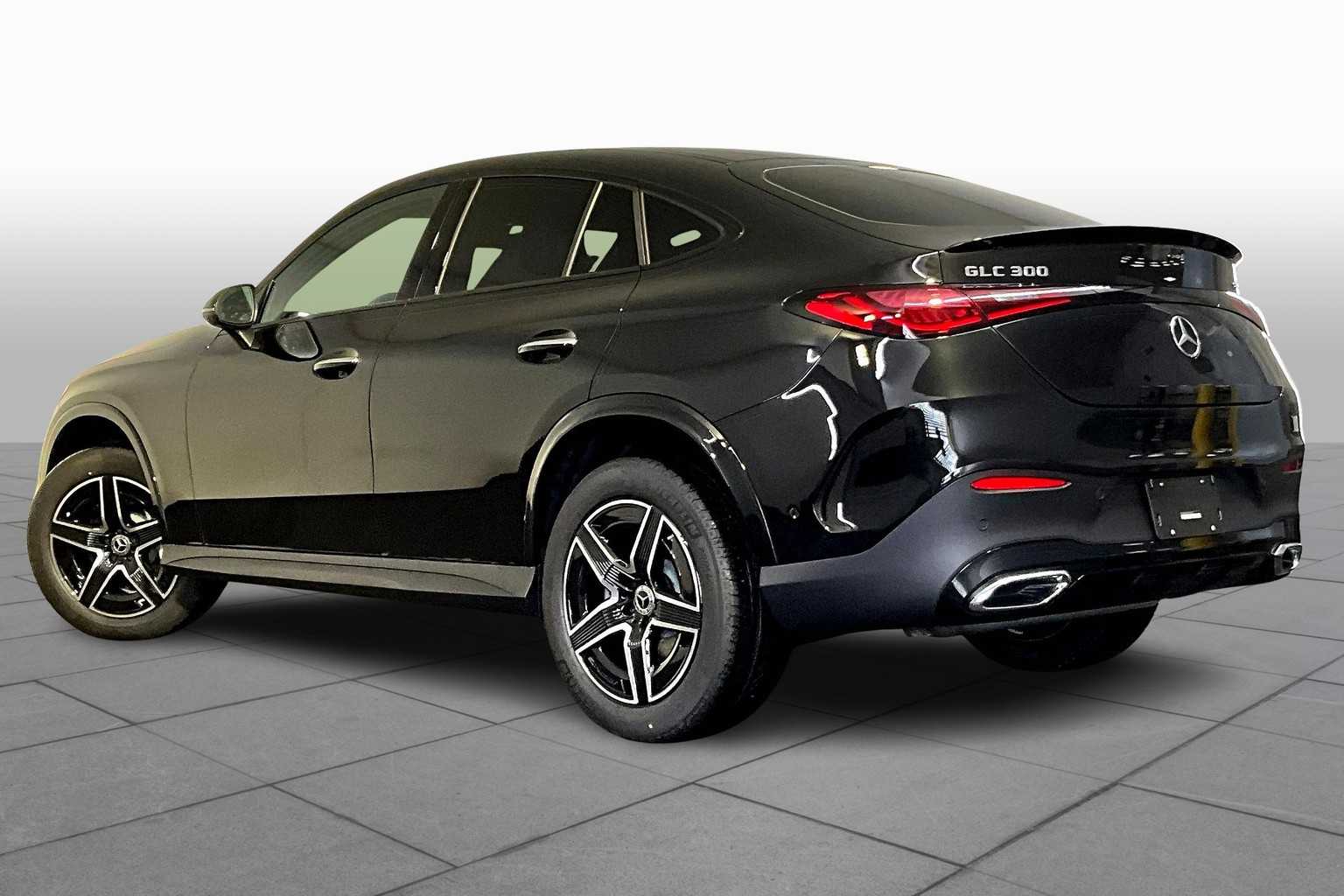 2026 Mercedes Benz GLC 300 4MATIC photo 3