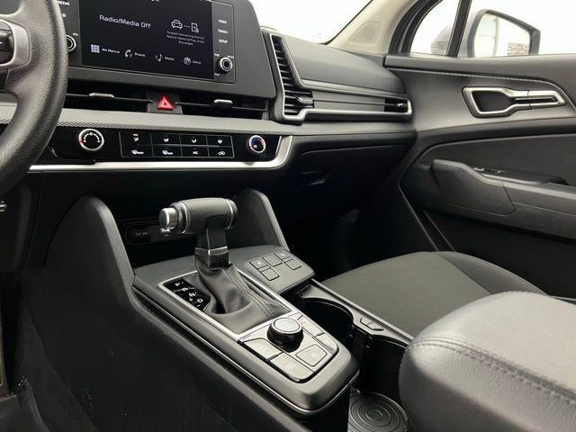 2024 Kia Sportage LX photo 13