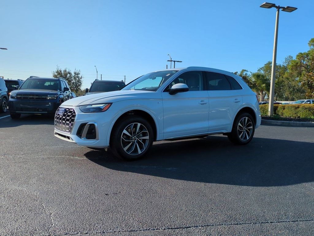 2023 Audi Q5 Premium Plus's photo