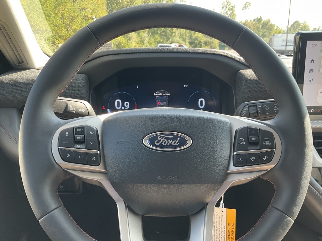2025 Ford Explorer photo 7