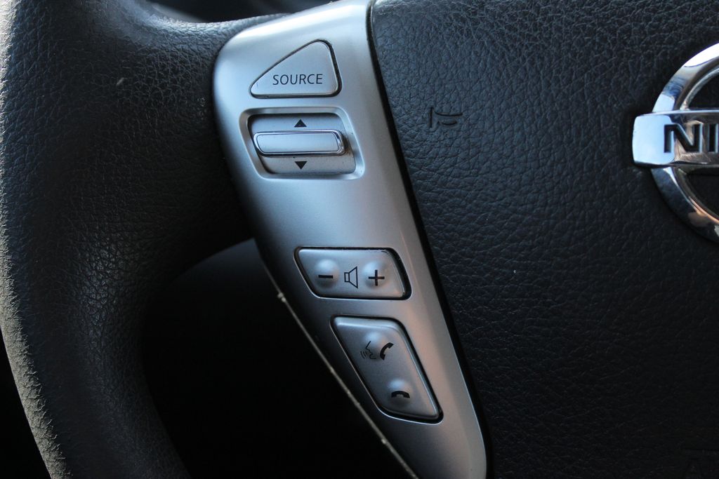 2015 Nissan Versa 1.6 S photo 17
