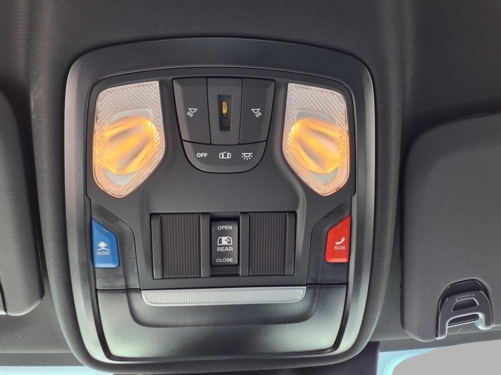 2025 Ram 2500 Tradesman photo 8