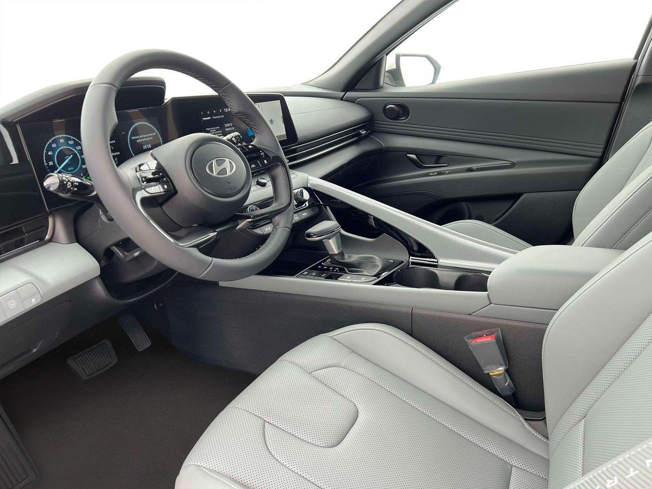 2025 Hyundai Elantra Hybrid Limited photo 13