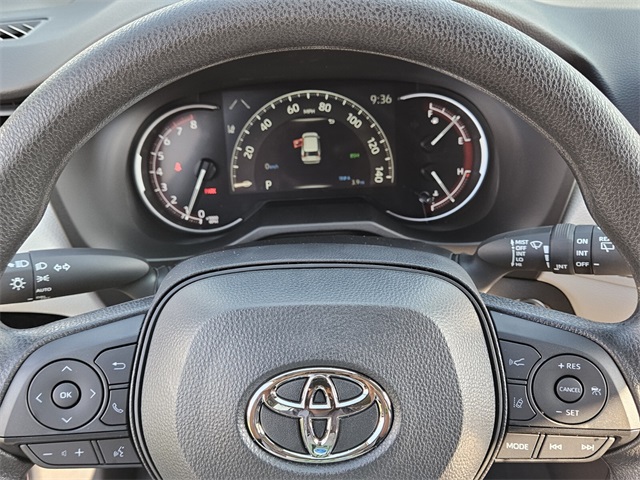 2025 Toyota RAV4 XLE photo 26