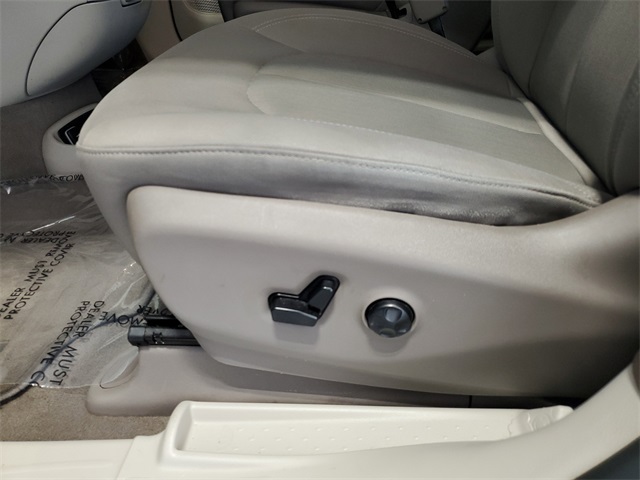 2018 Chrysler Pacifica LX photo 9