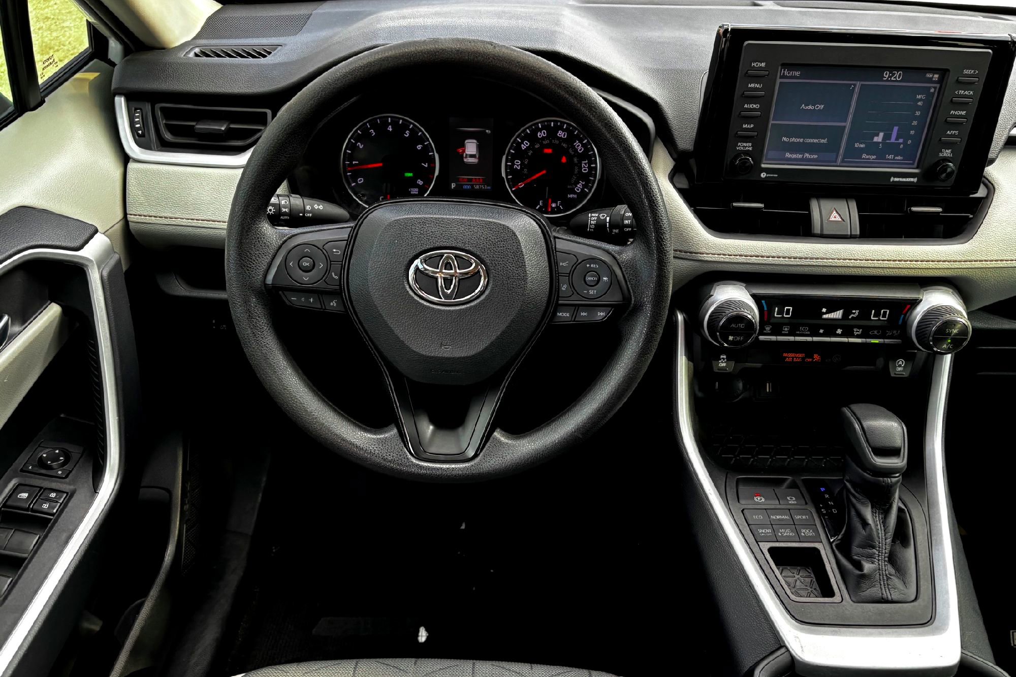 2021 Toyota RAV4 XLE photo 18