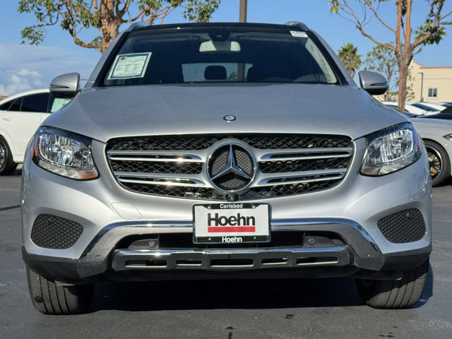 2016 Mercedes Benz GLC 300 4MATIC photo 3