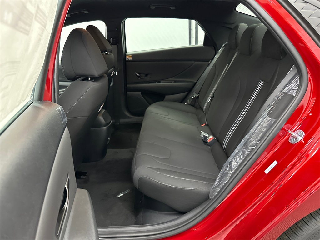 2025 Hyundai Elantra Hybrid SEL Sport photo 19