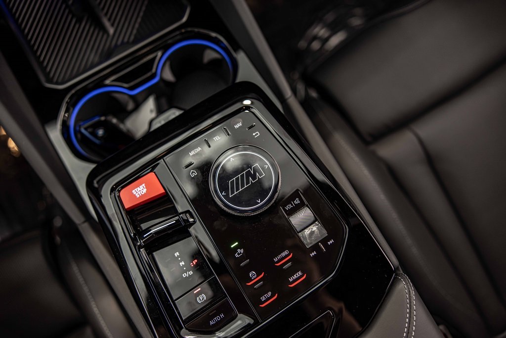 2025 BMW M5 - Image 31