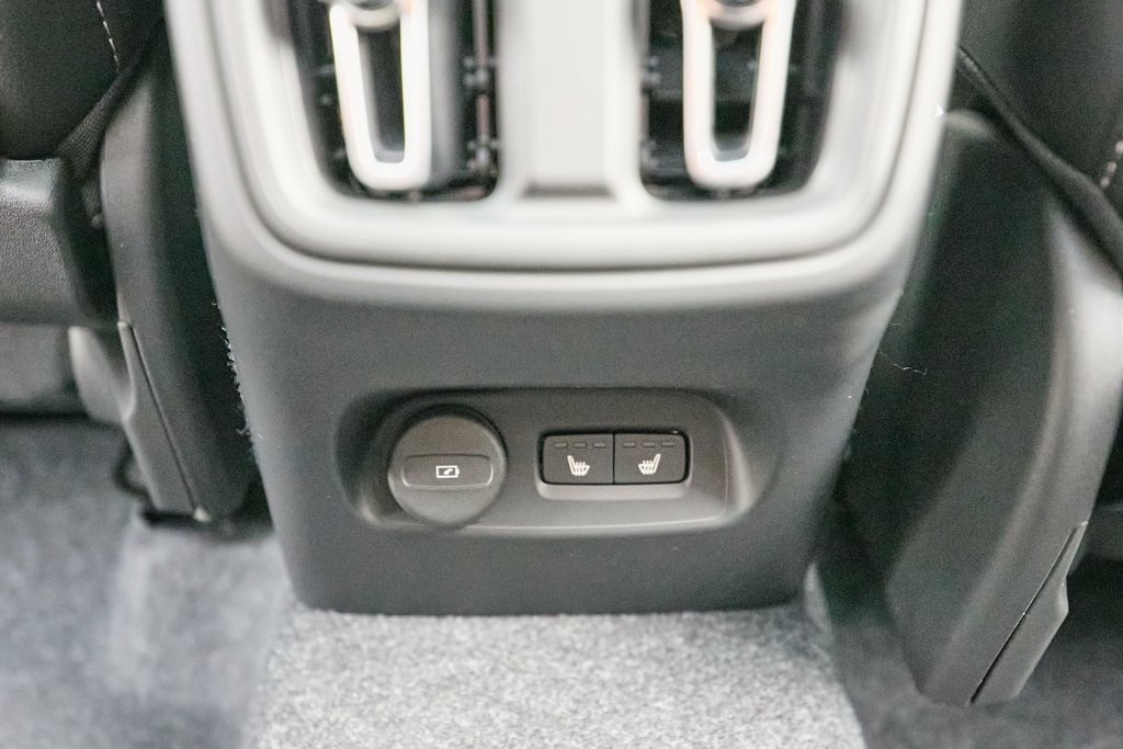 2026 VOLVO XC40 - Image 22
