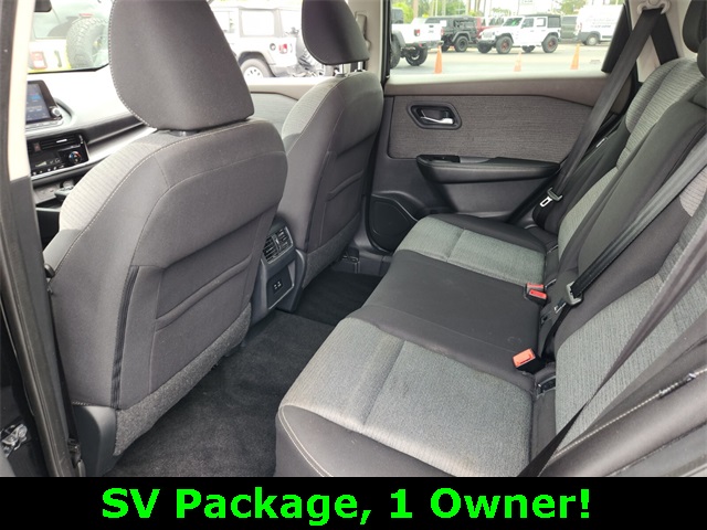 2022 Nissan Rogue SV photo 18